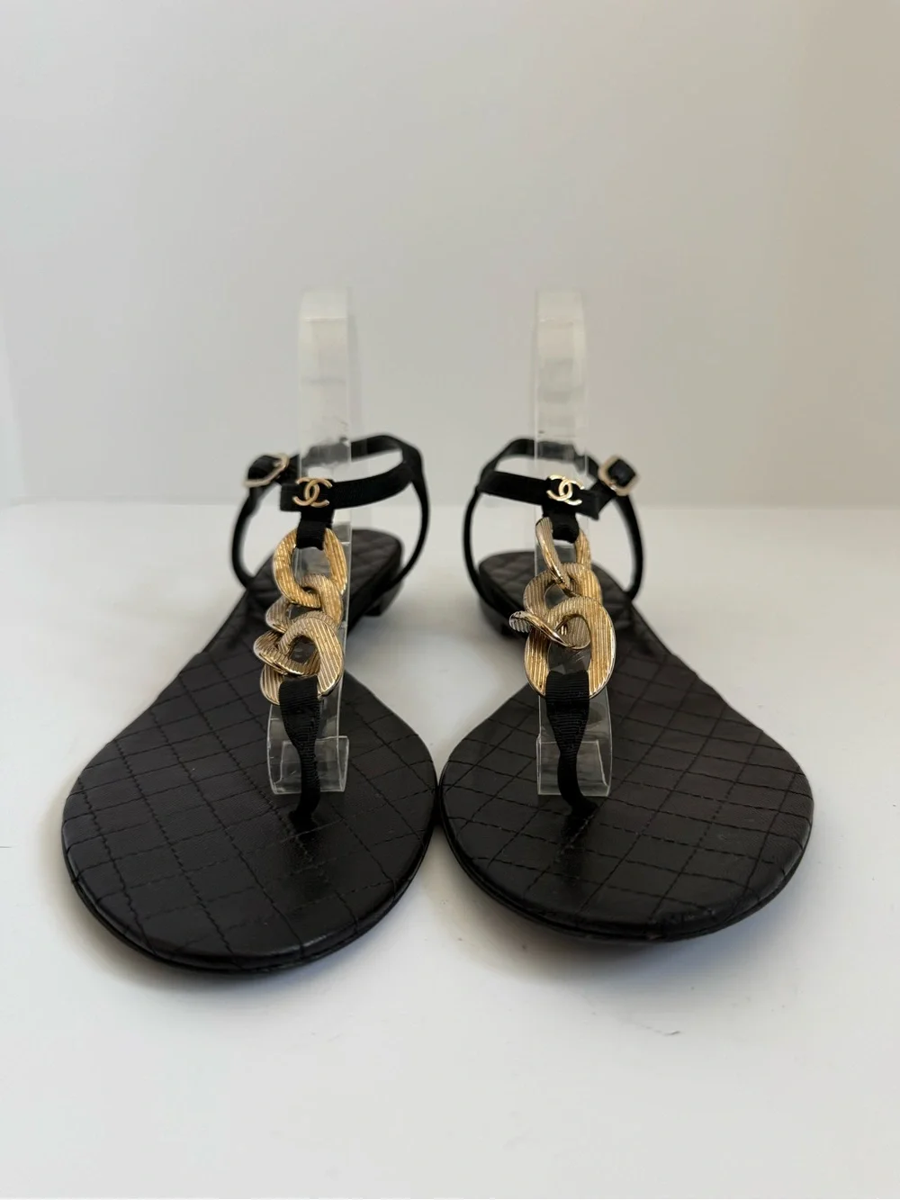 CHANEL 09P Black Quilted Leather Gold Chain CC Thong Sandals EU 38